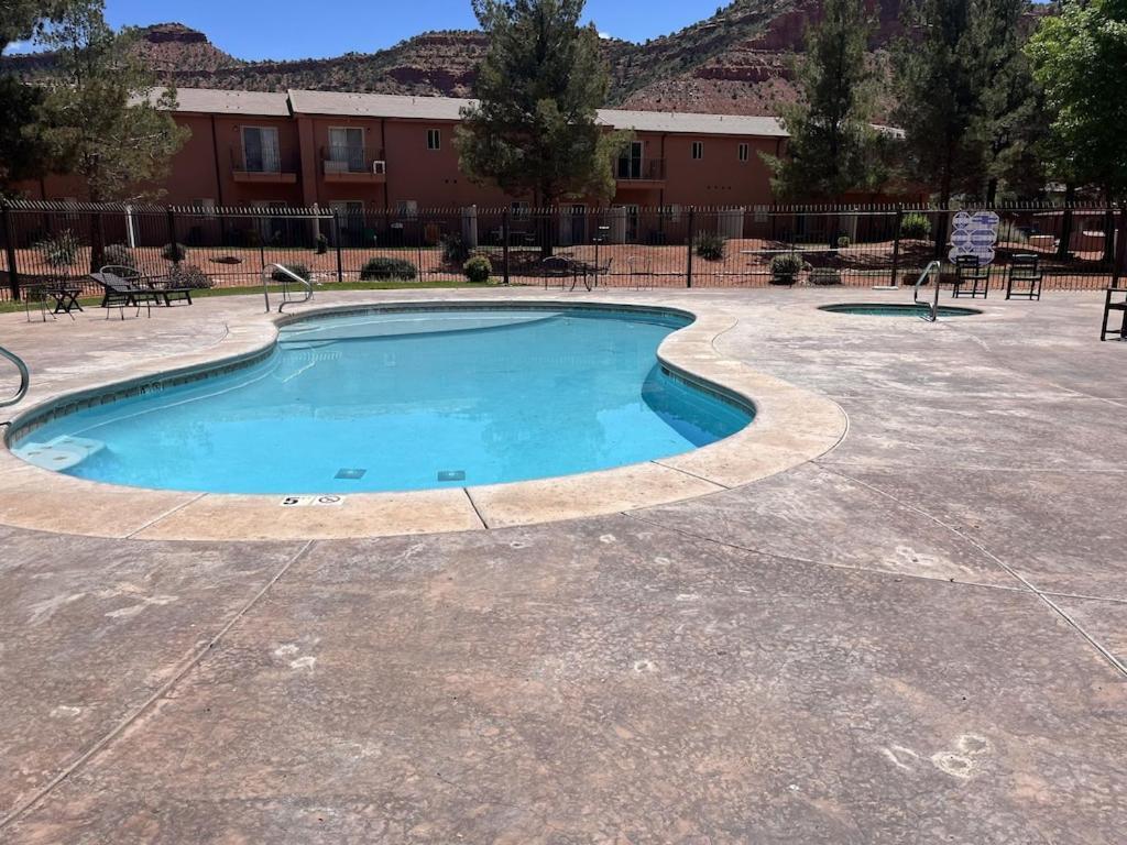 קנב 3Br / 2Ba Townhome With Pool, Patio, Wifi, Washer/Dryer מראה חיצוני תמונה